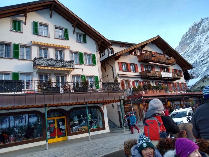 cr2.jpg